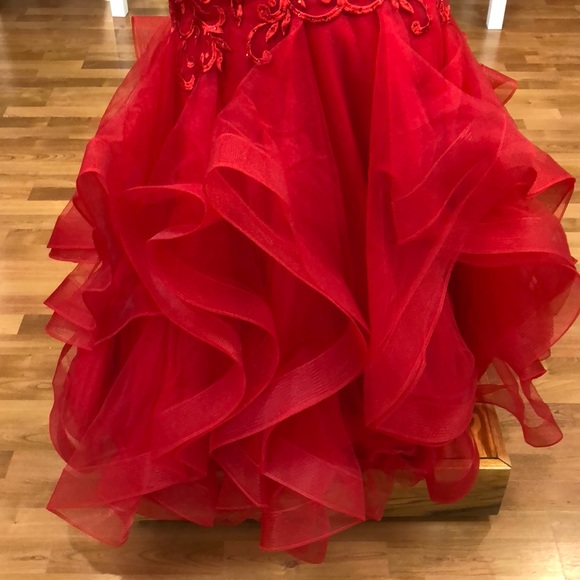 ✔️ Red prom dress adorned with beads - Picture 3 of 8